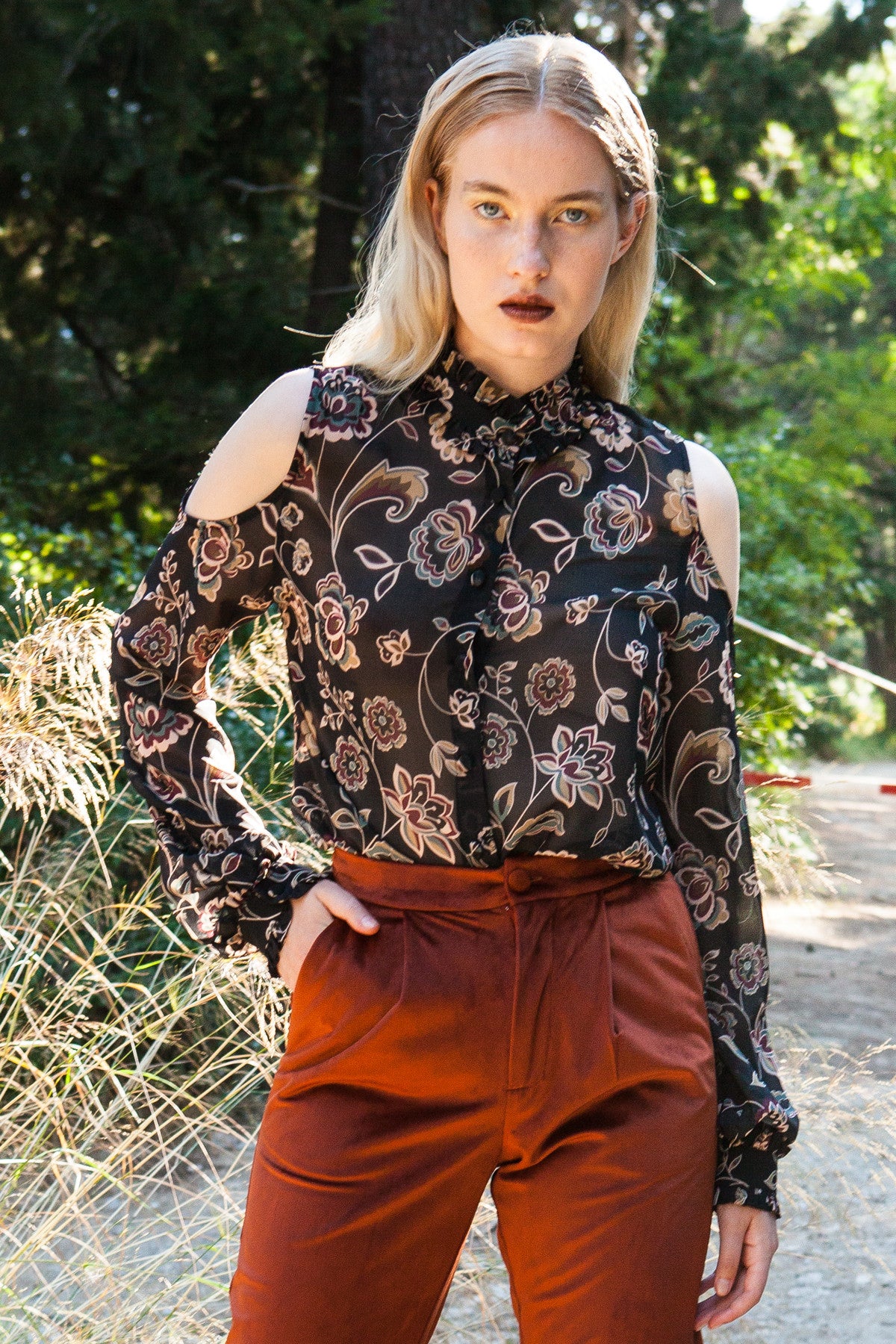 Daphne cut out sleeves shirt