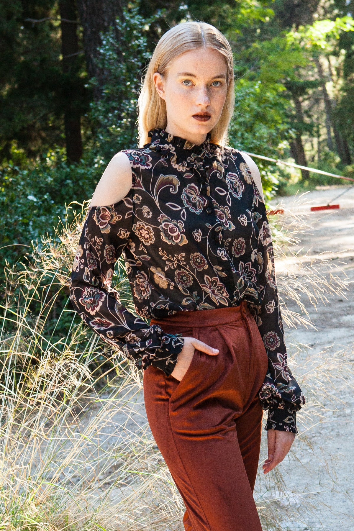 Daphne cut out sleeves shirt