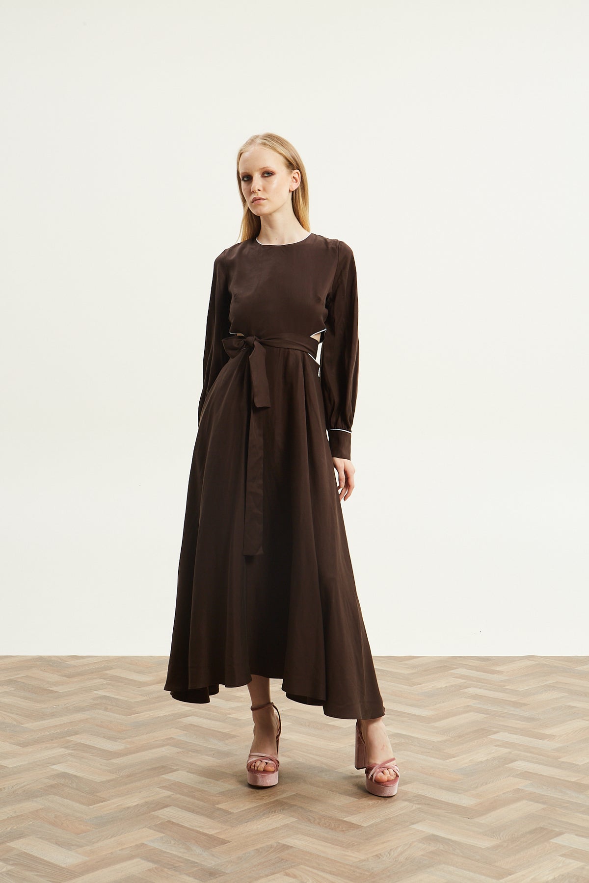 Yuna cut out brown dress