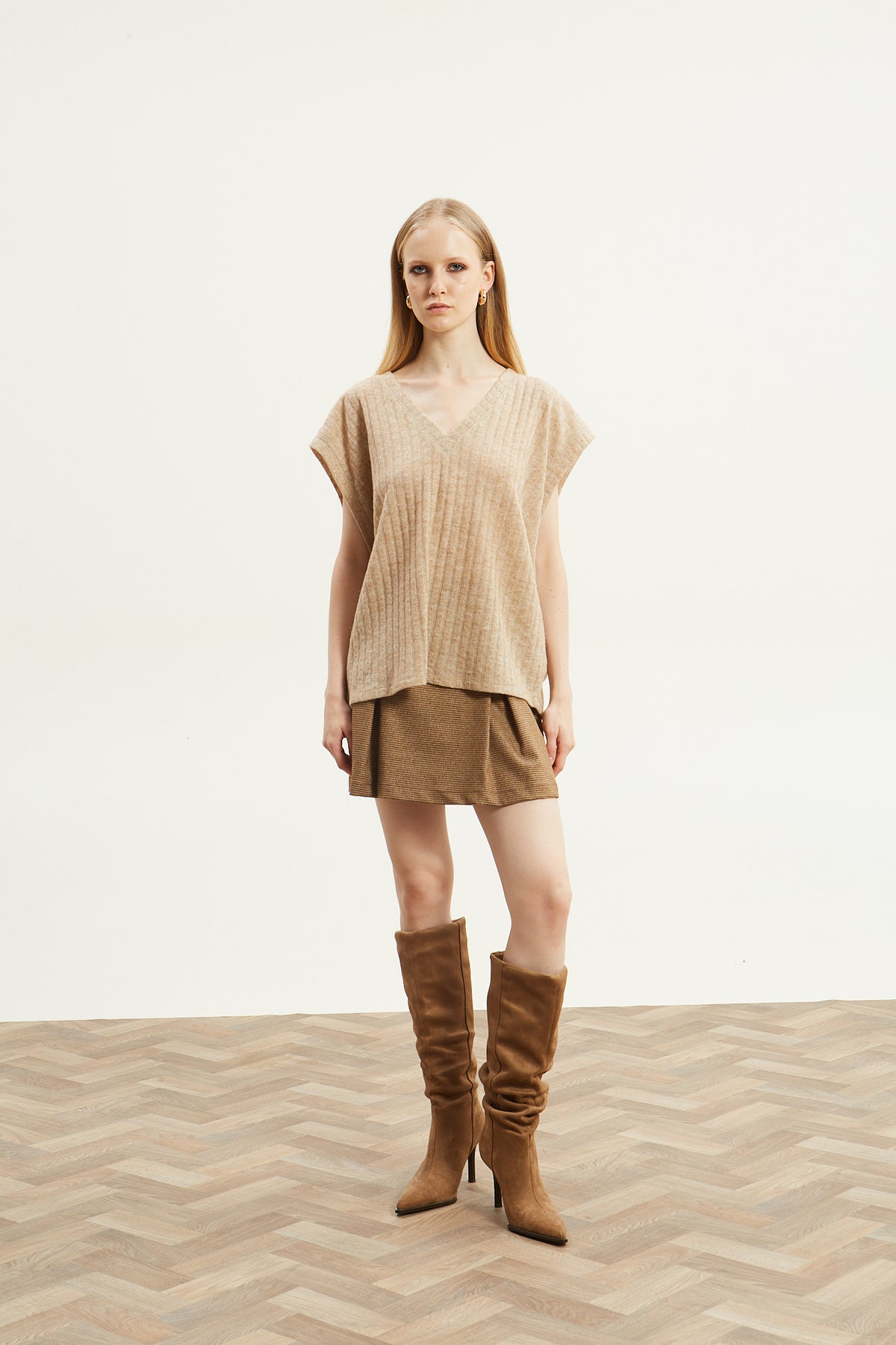 Celia knitted beige vest
