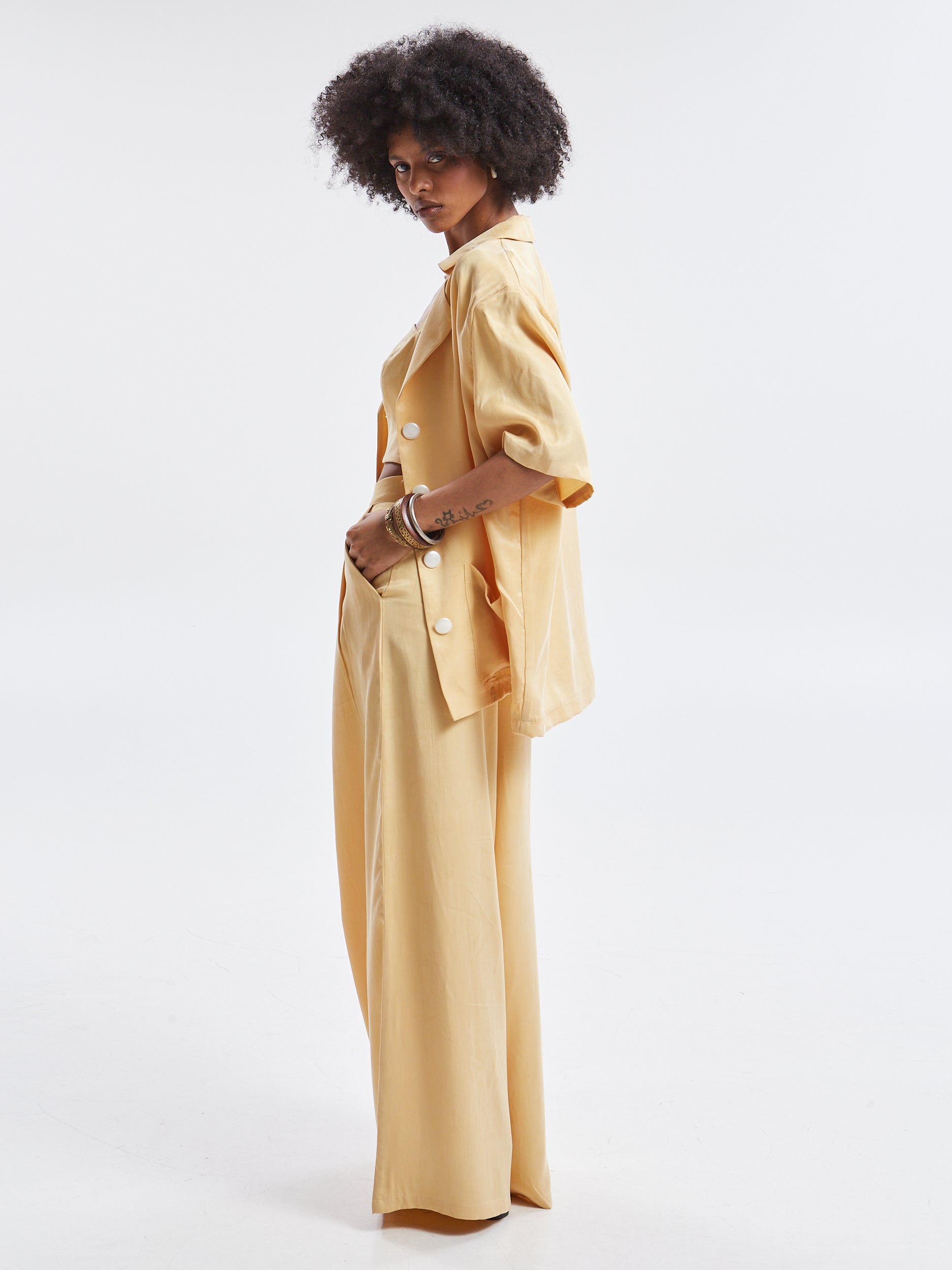 Ilyra lyocell short sleeve banana blazer