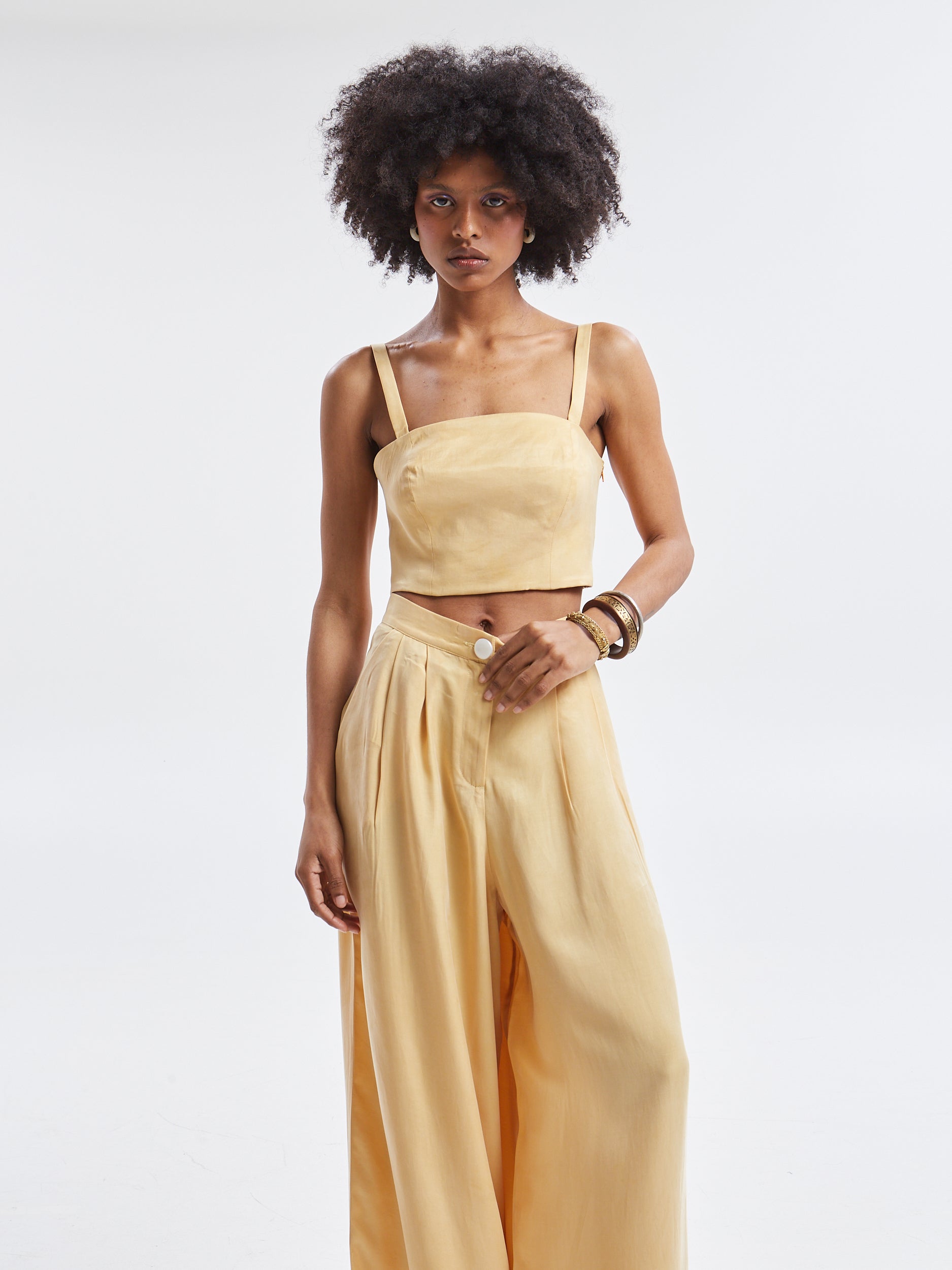 Ilyra lyocell cropped banana top