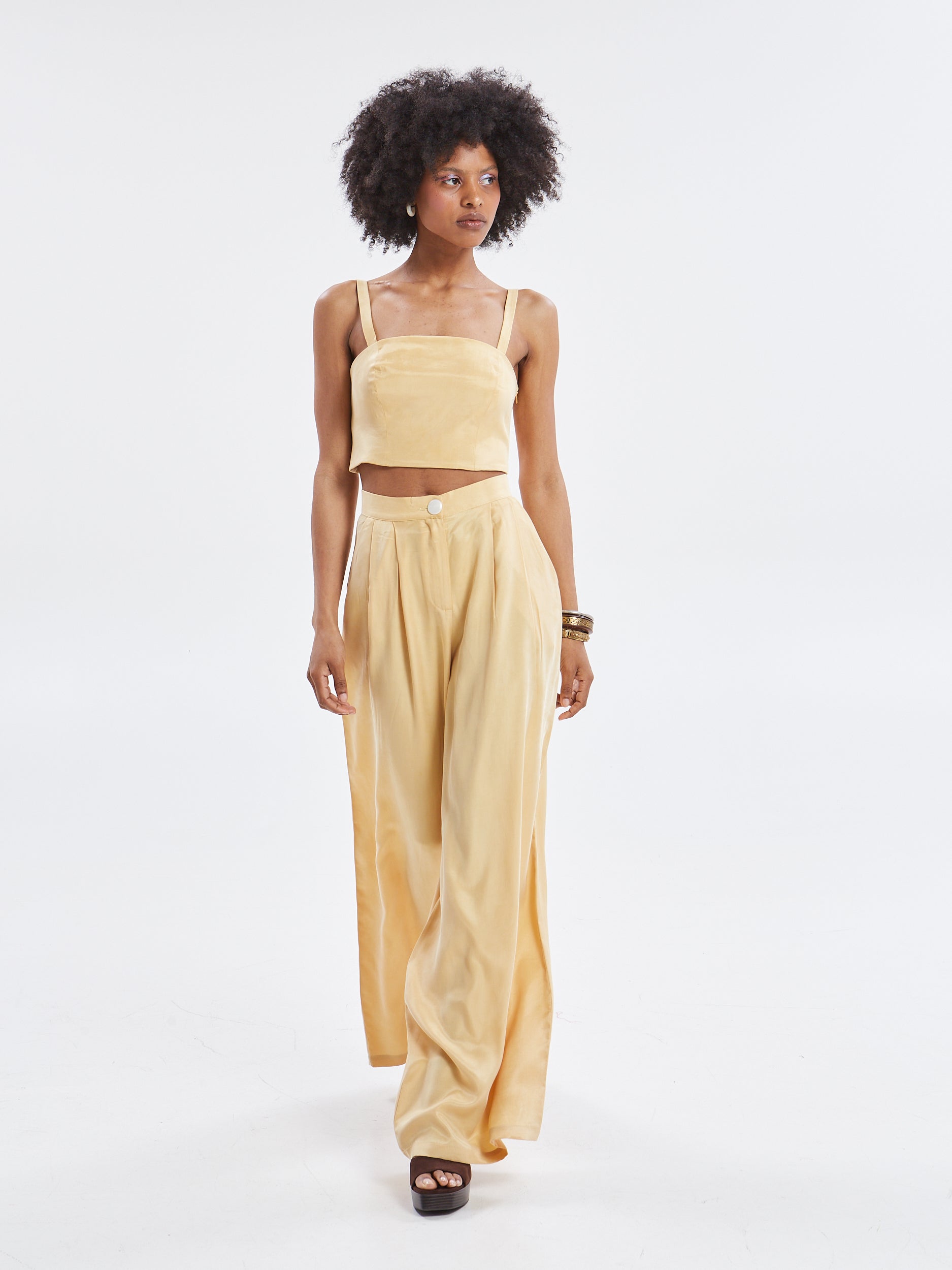 Ilyra lyocell cropped banana top