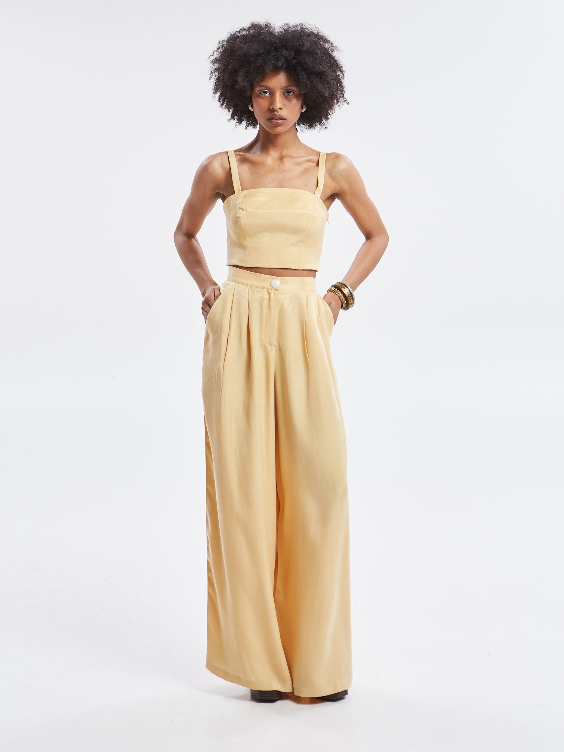 Ilyra lyocell cropped banana top
