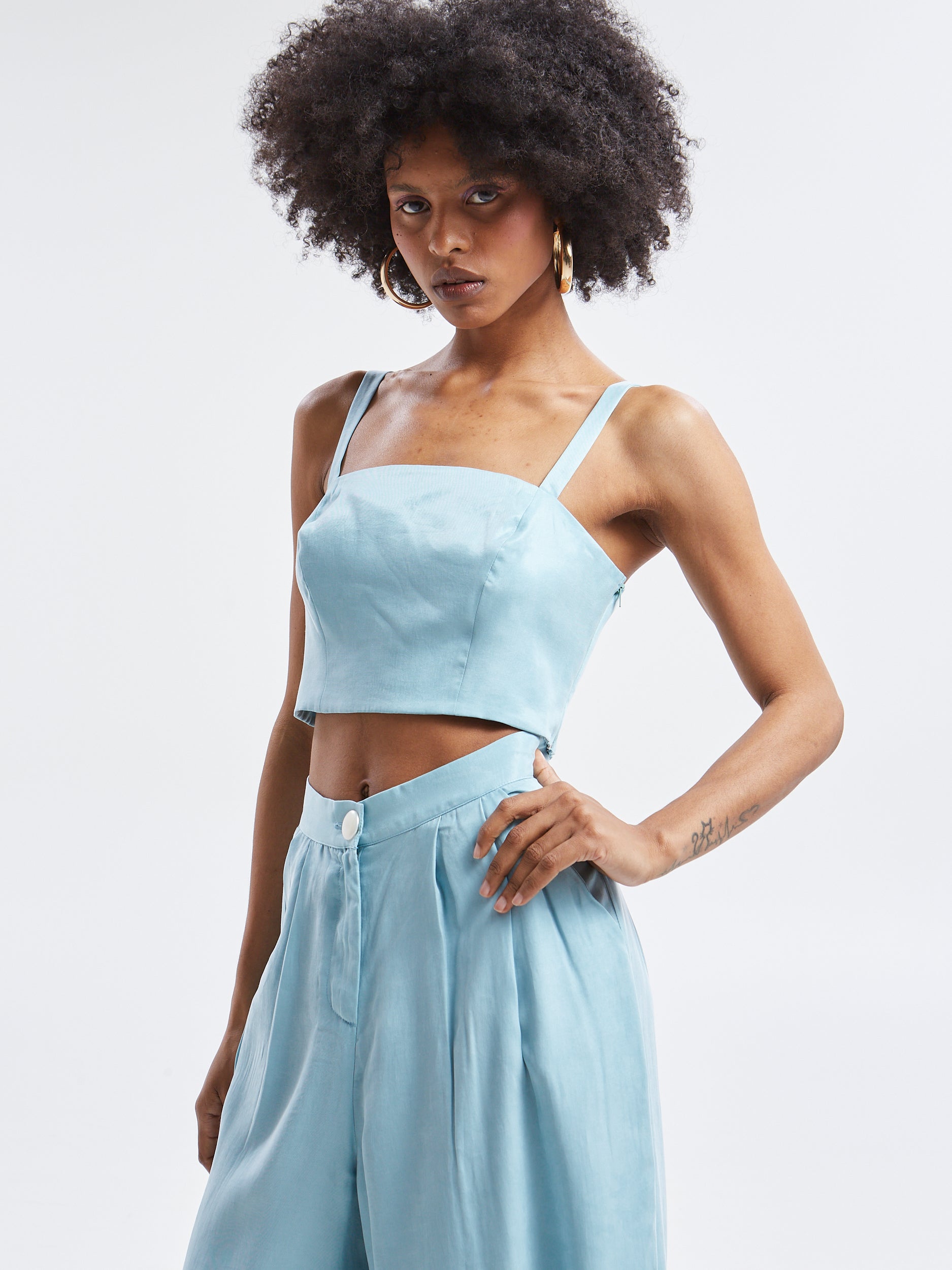Ilyra lyocell azure cropped top