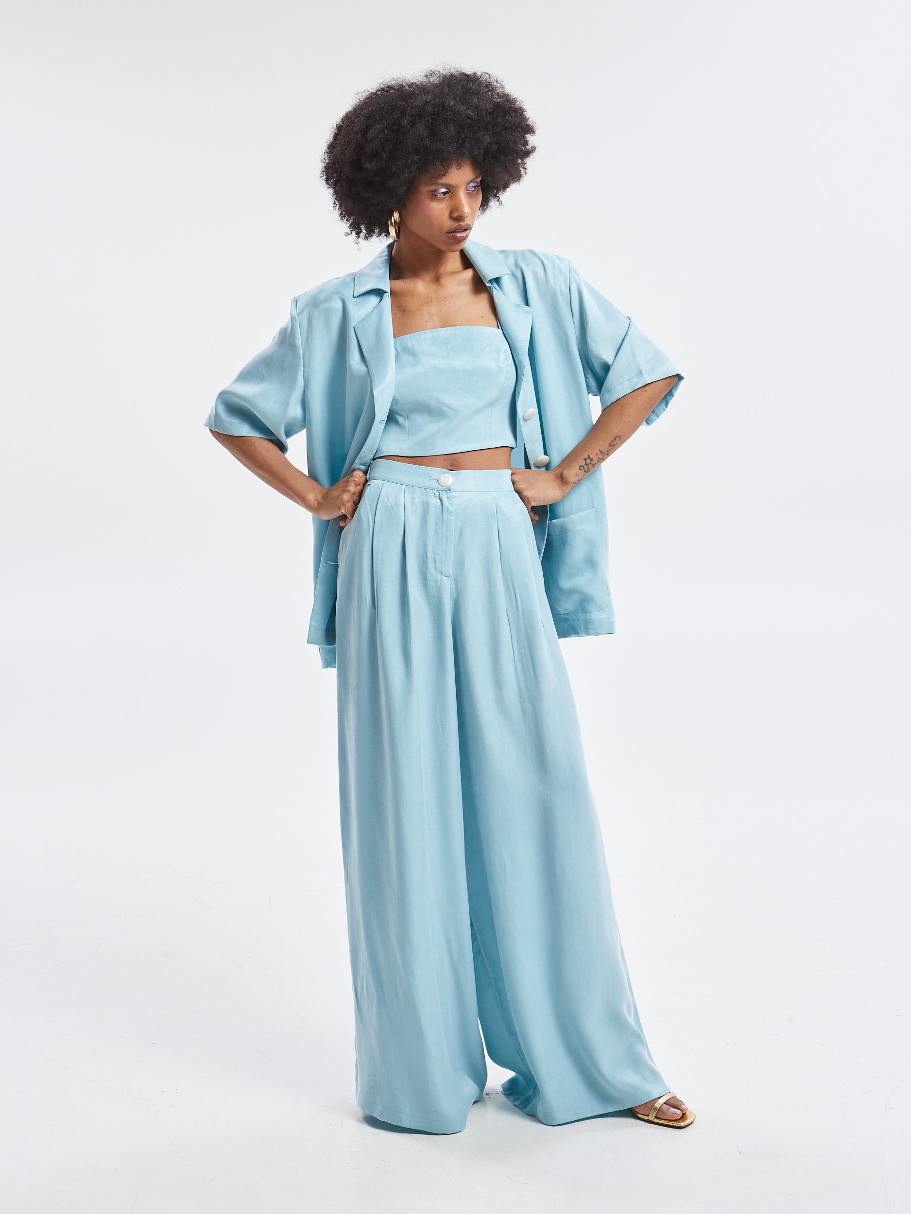 Ilyra lyocell azure cropped top