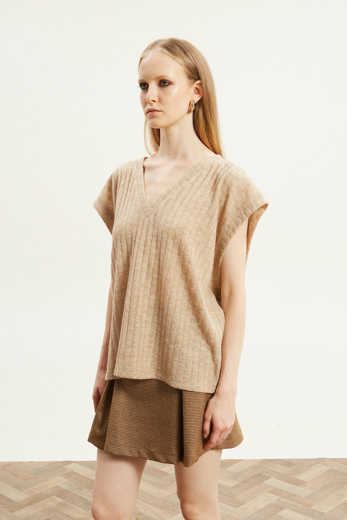 Celia knitted beige vest
