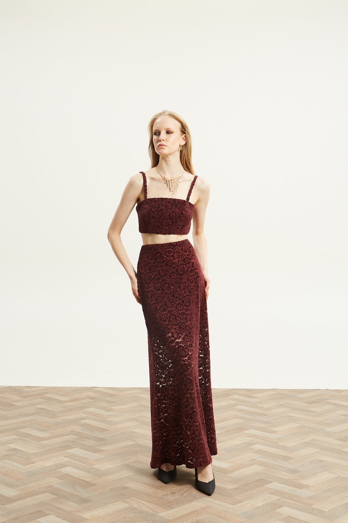 Davina lace bordeuax skirt