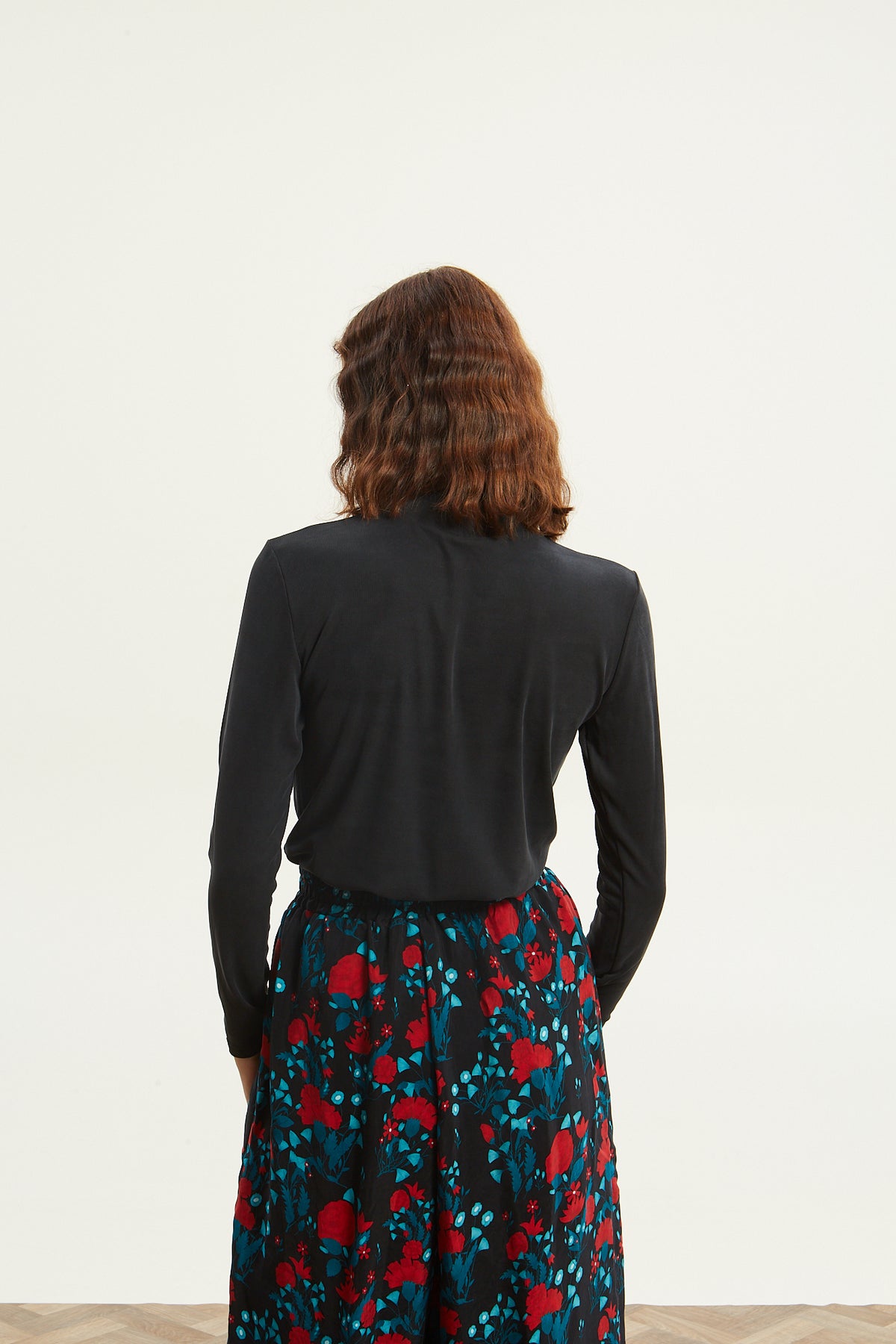Nina turtleneck black top