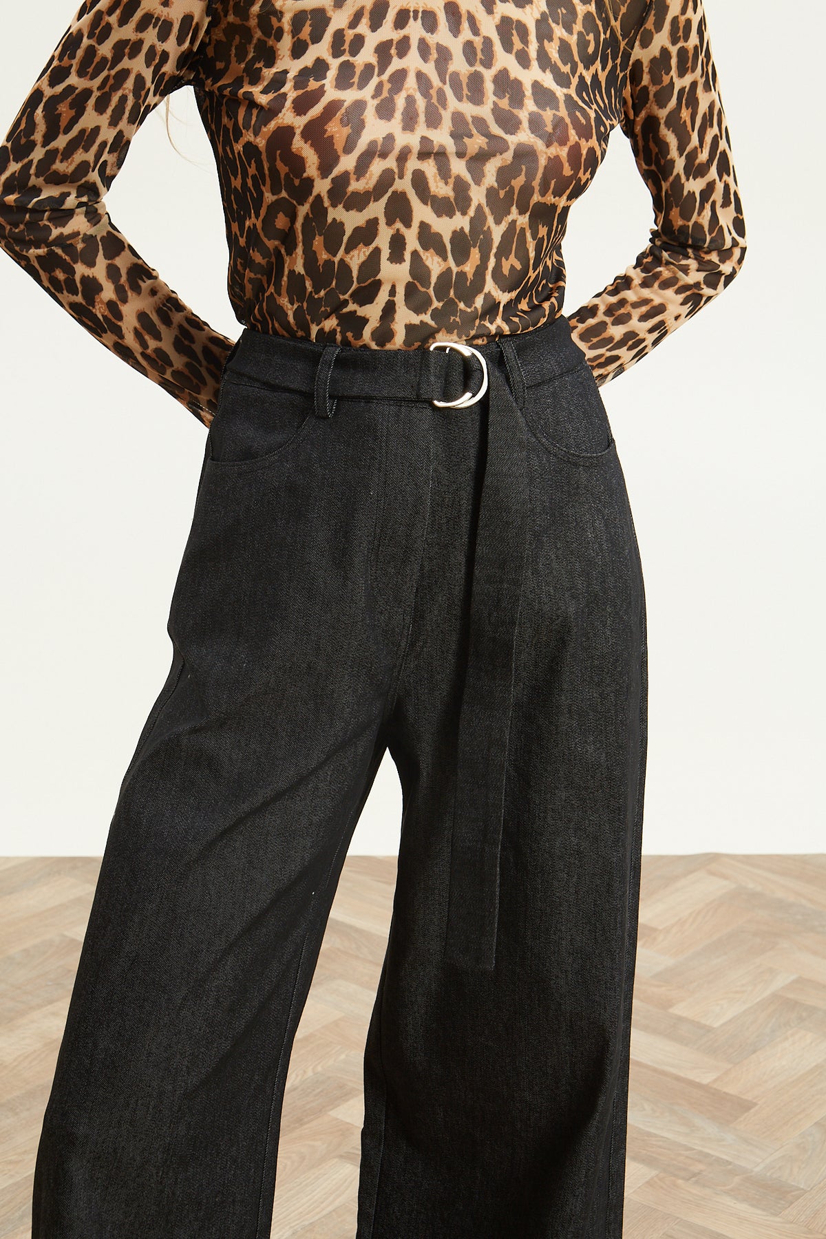 Victoria turtleneck mesh leopard top