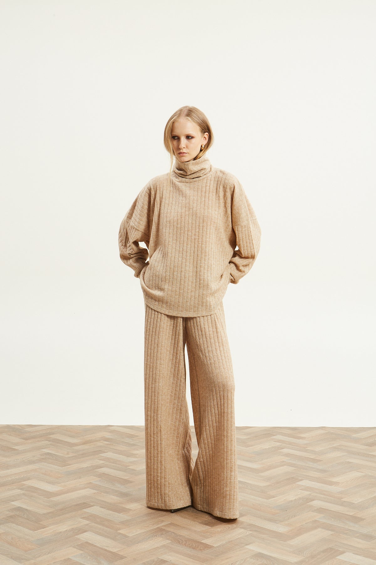 Celia knitted beige pants