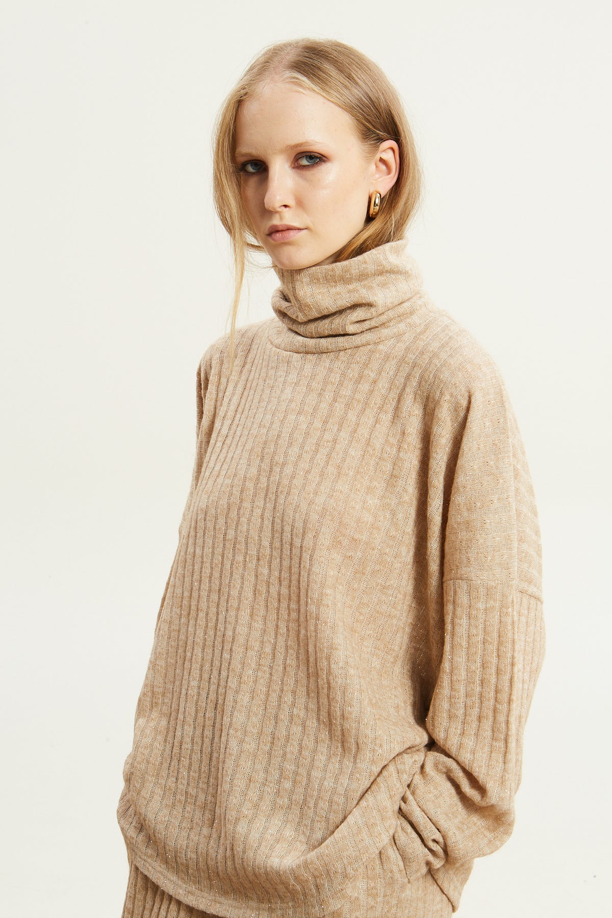 Celia knitted beige sweater