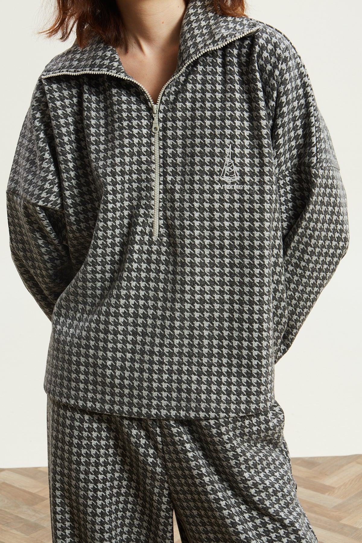 Leslie pied de poule grey top