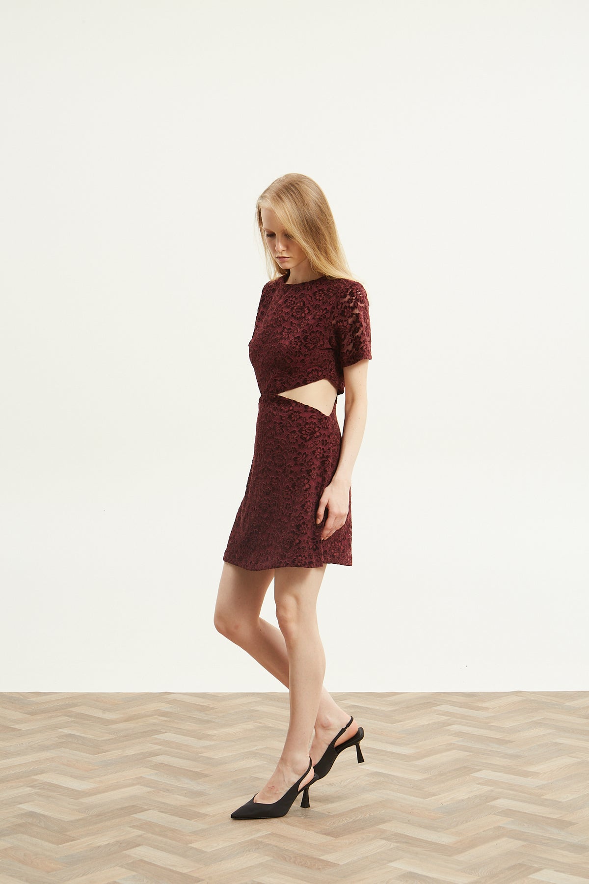 Davina lace mini bordeuax dress