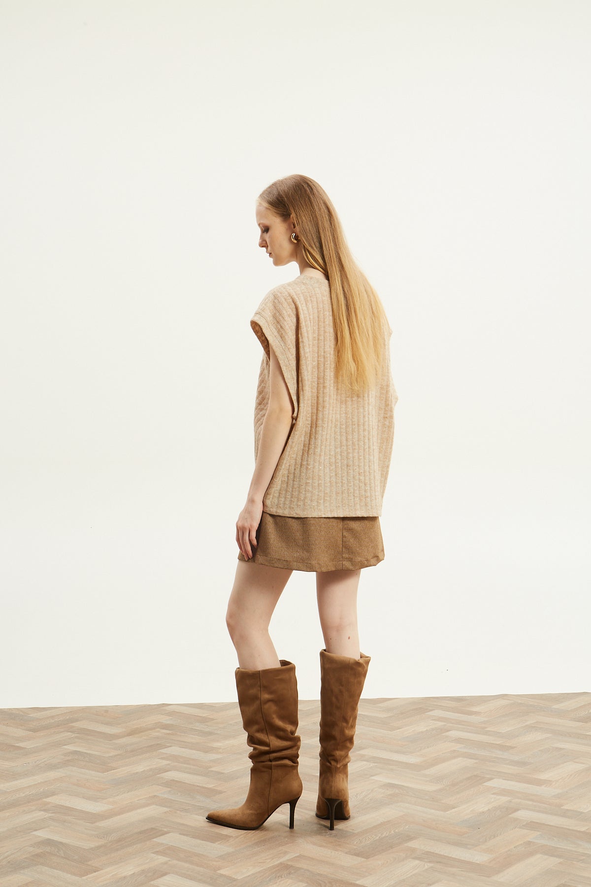 Celia knitted beige vest
