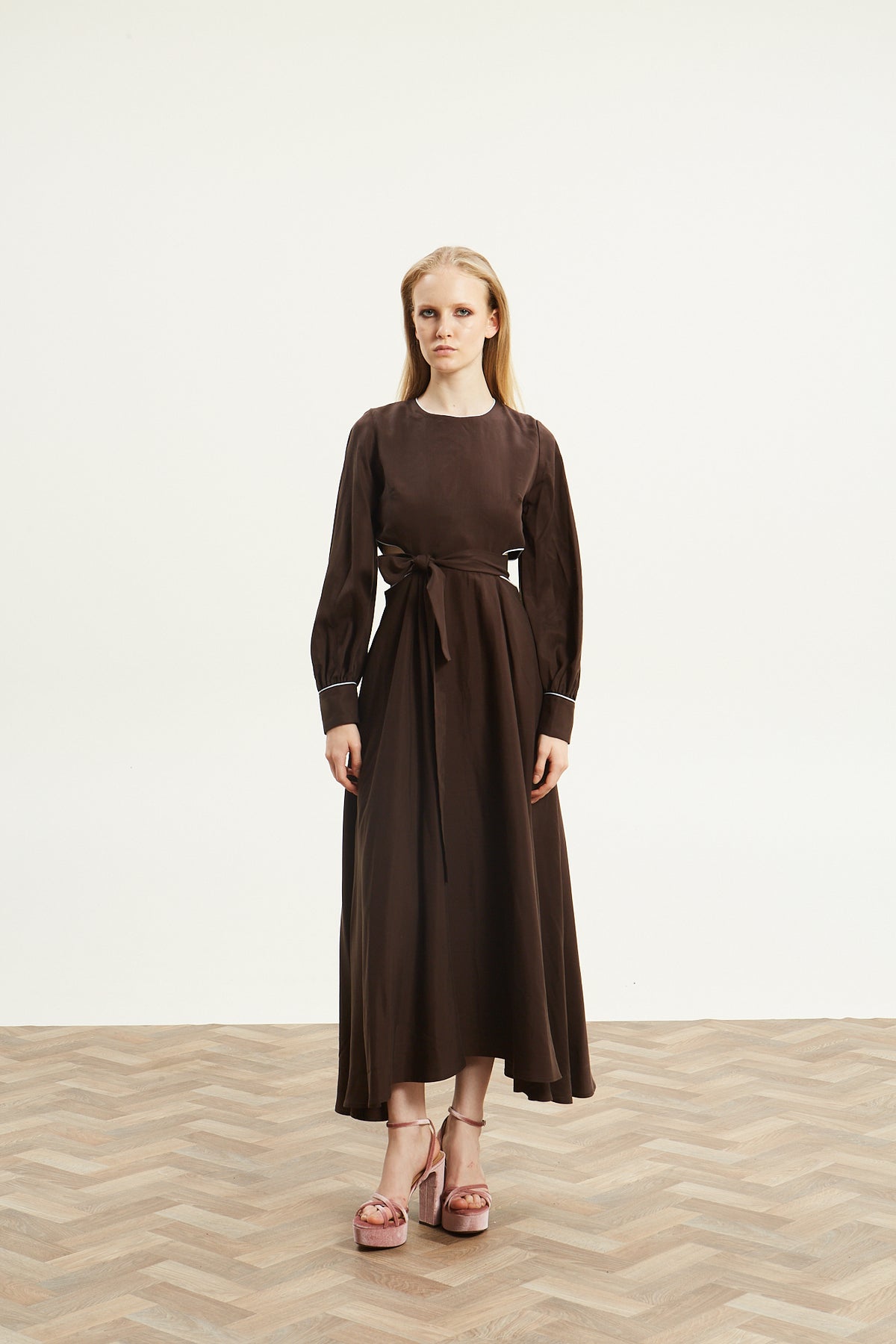 Yuna cut out brown dress