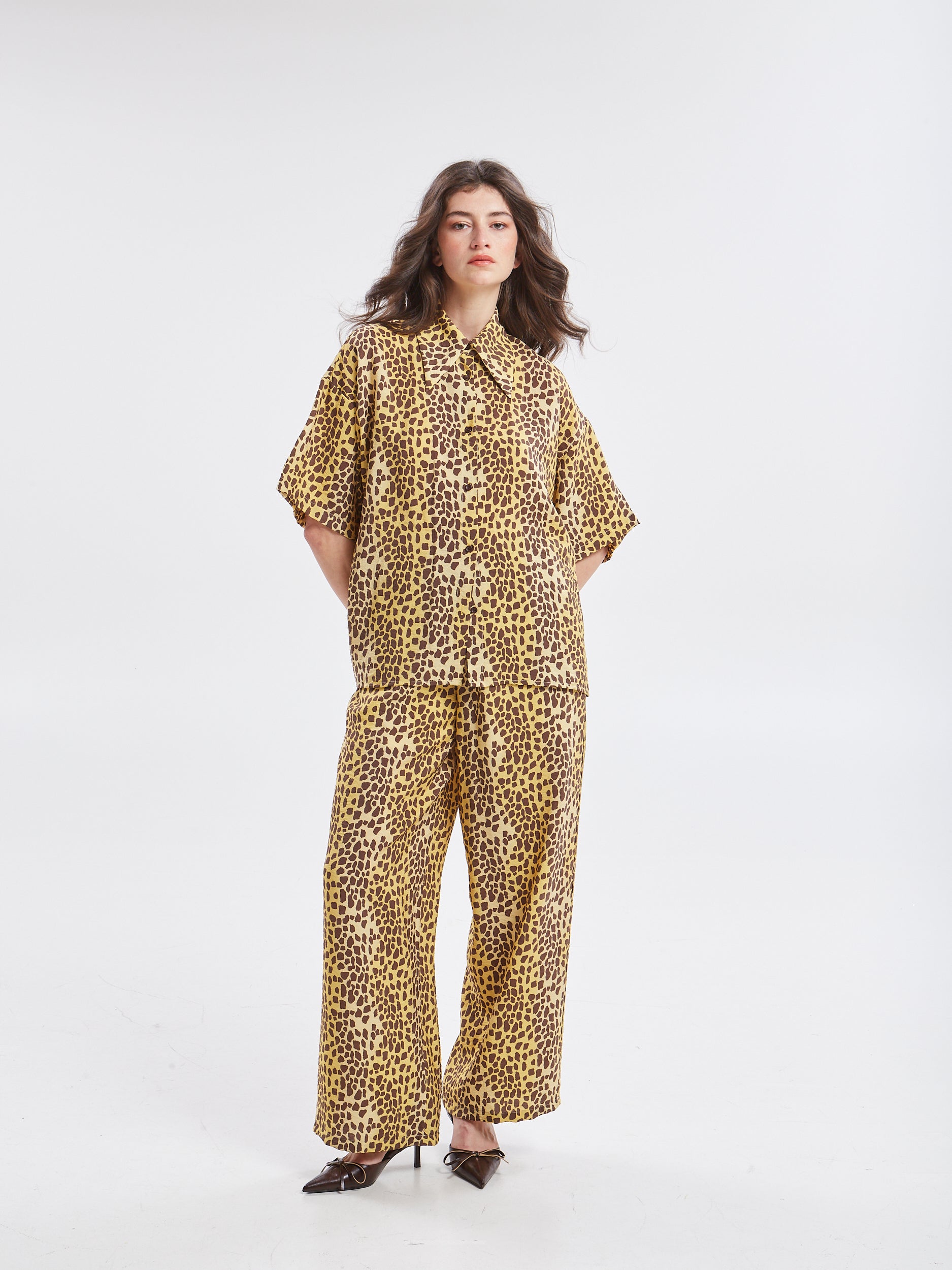 Leslie rayon leopard pants