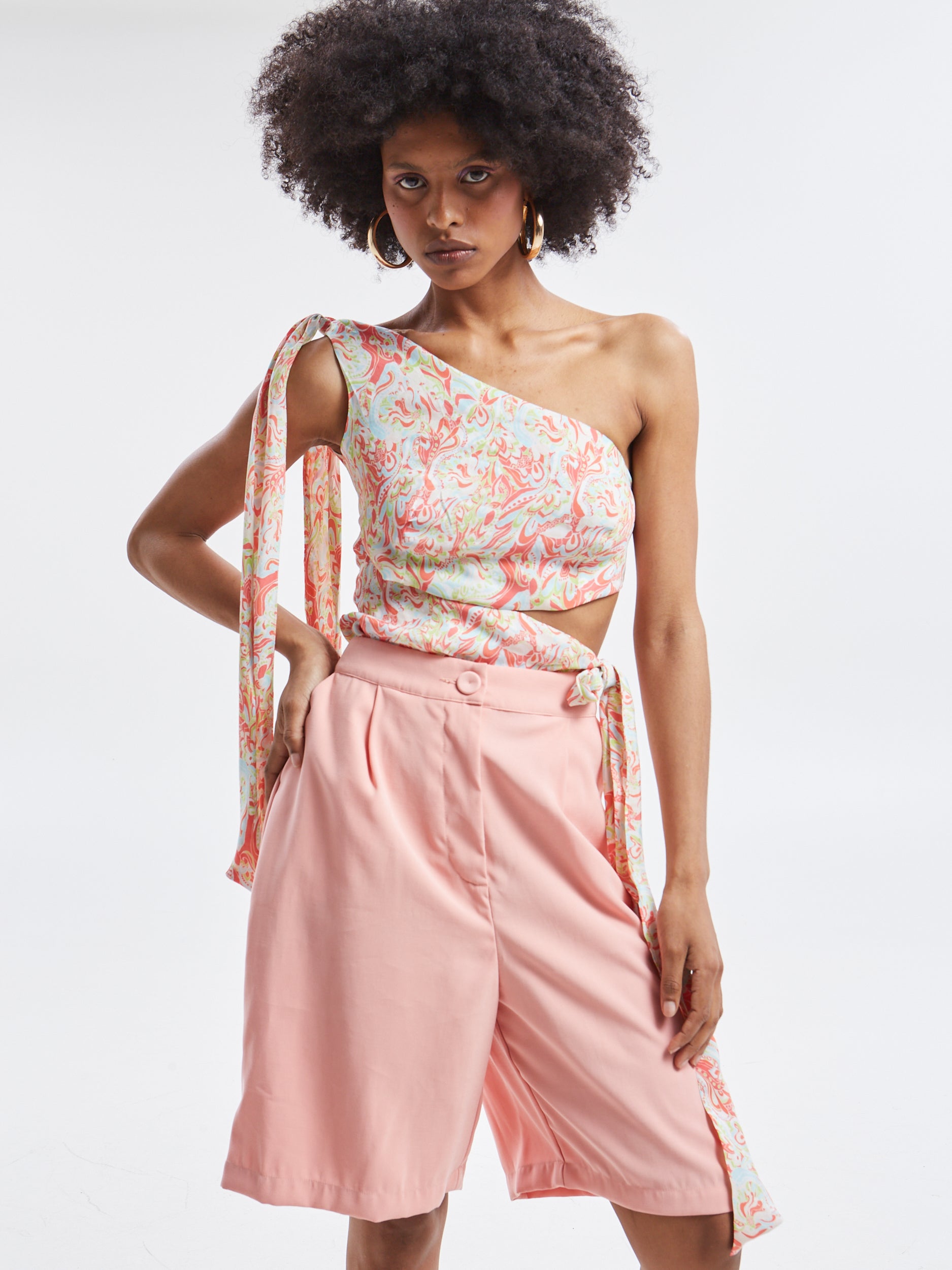 Mireya peach Bermuda