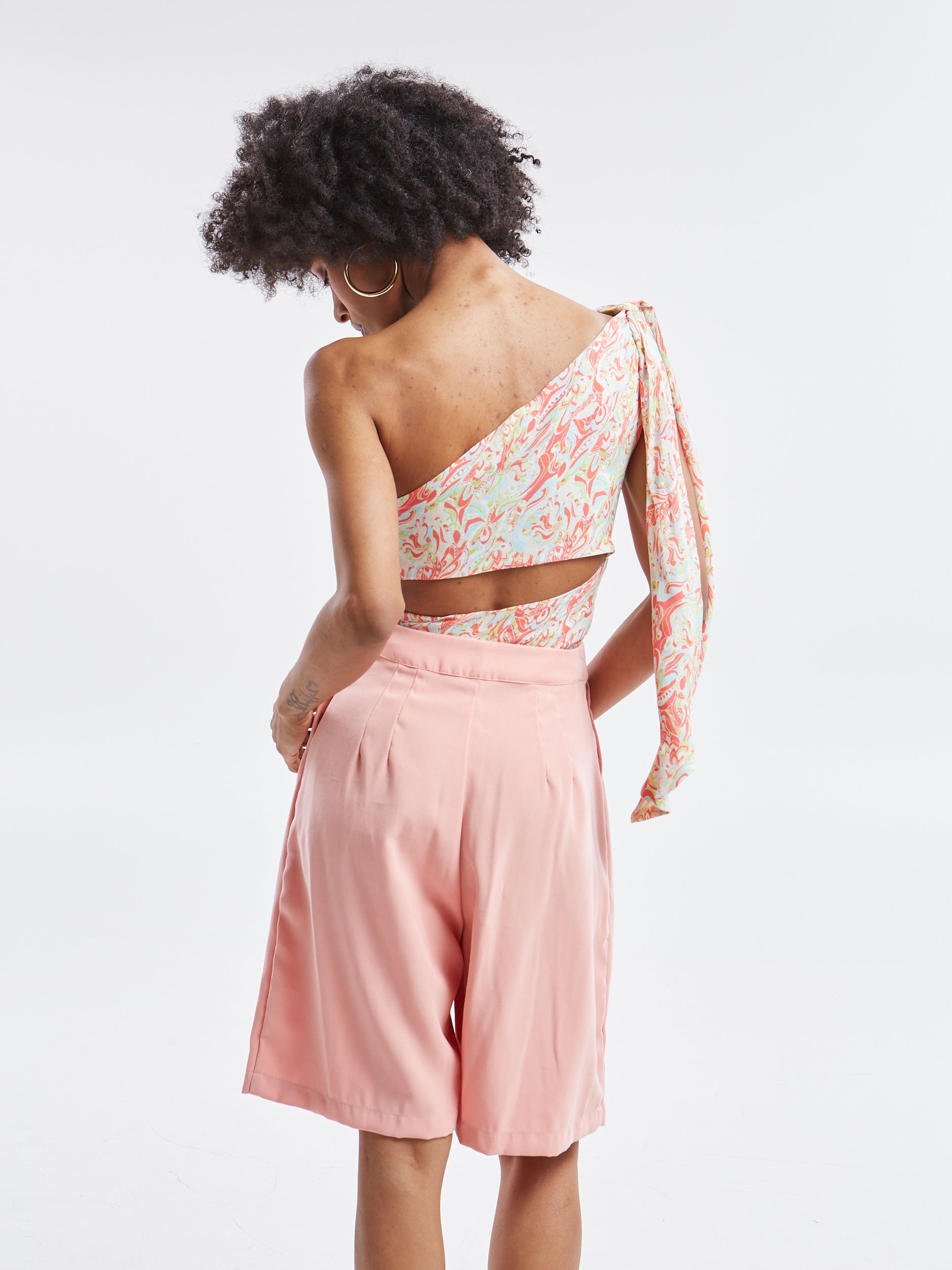 Mireya peach Bermuda