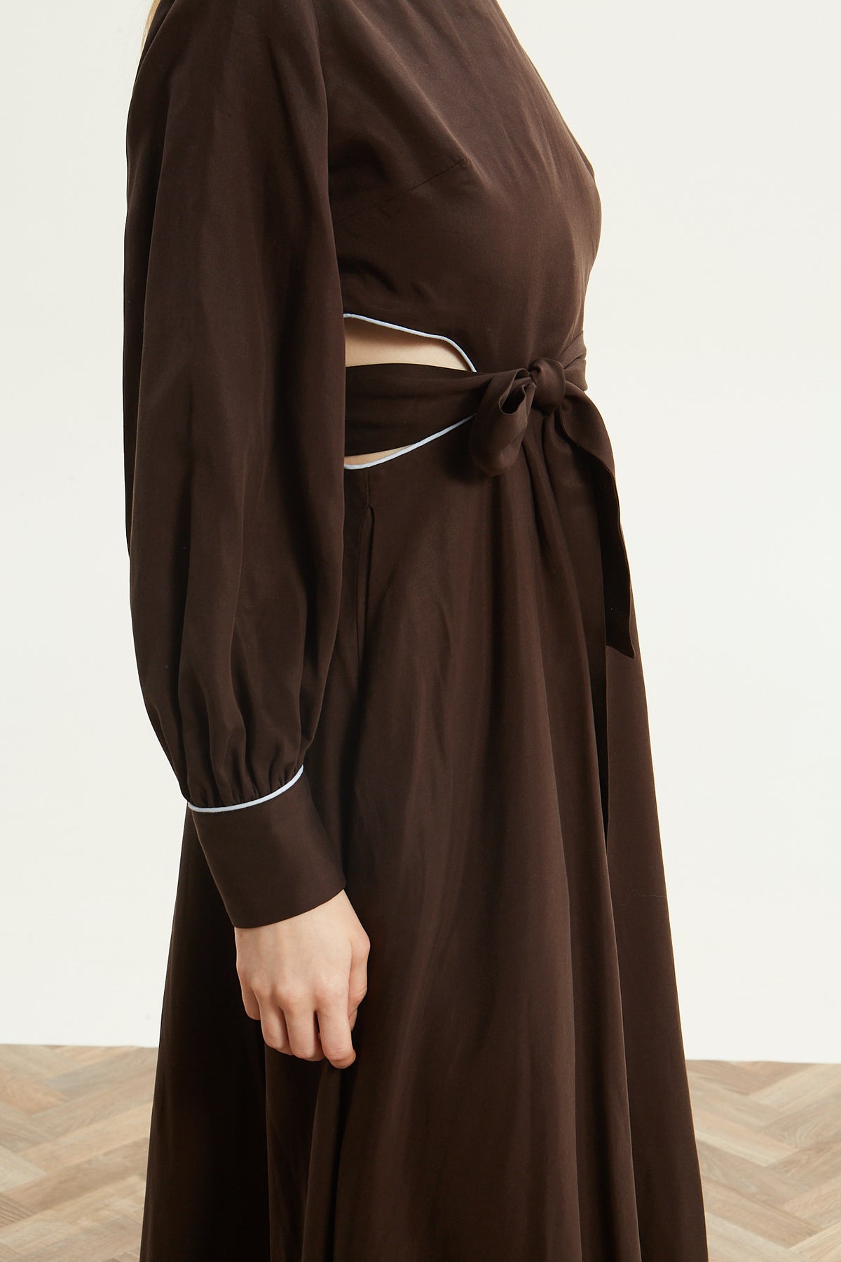 Yuna cut out brown dress