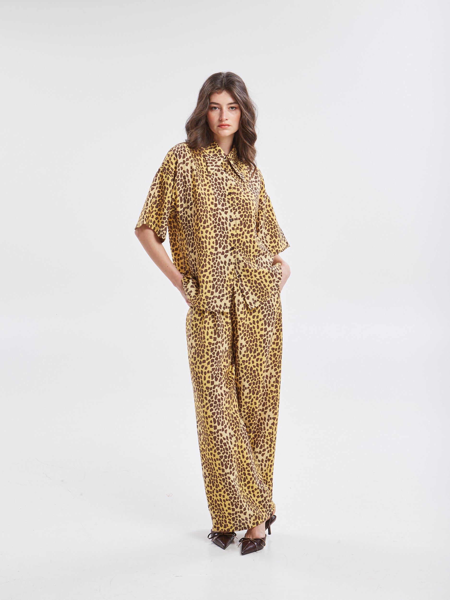 Leslie rayon leopard pants