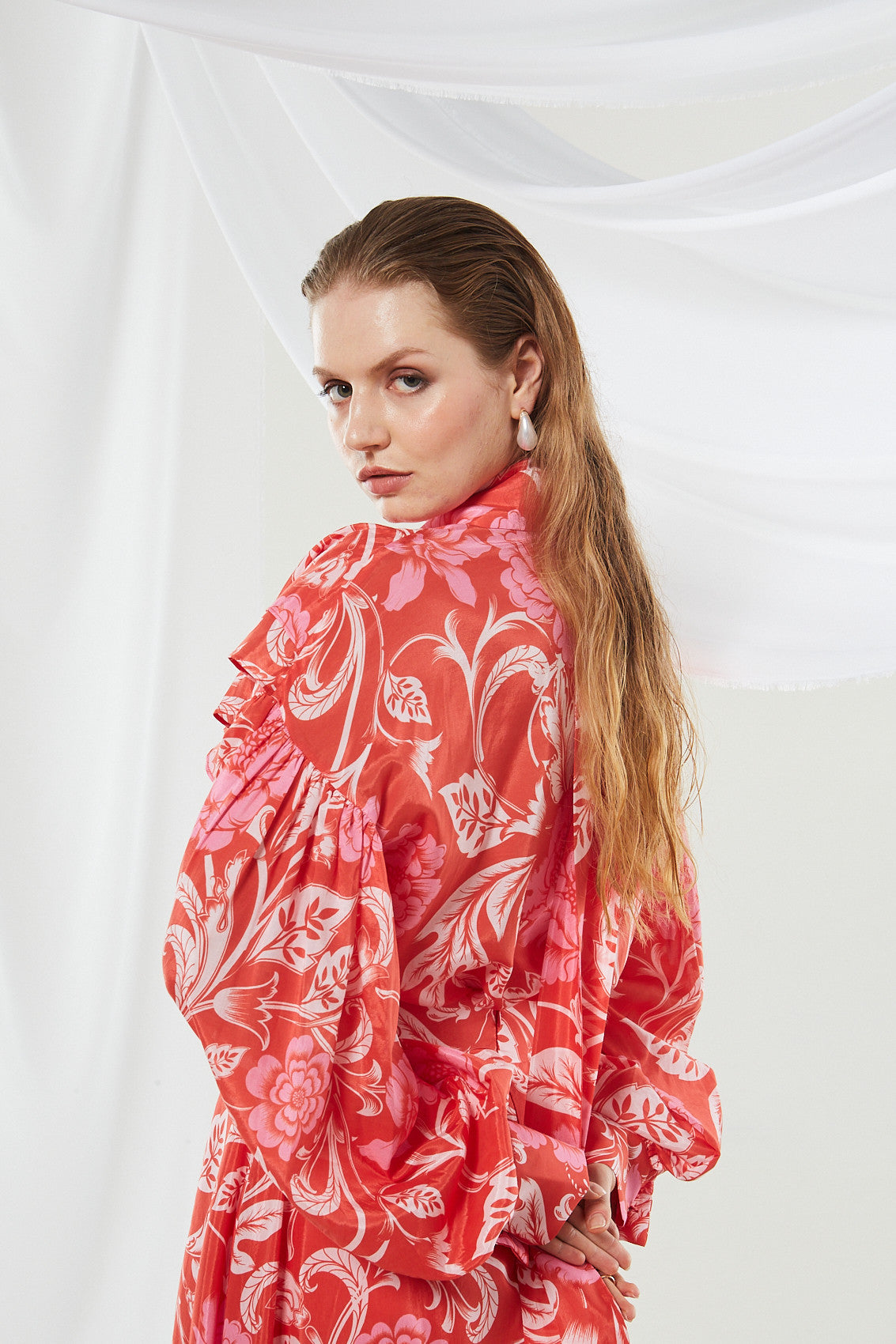Camellia ruffle printed shirt